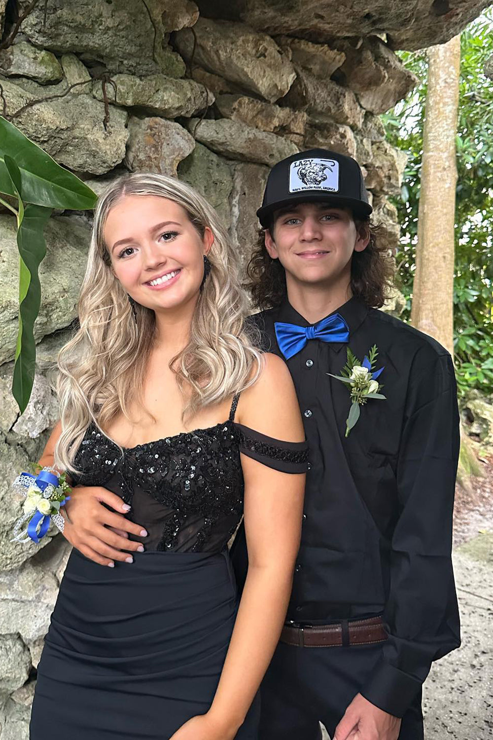 Sparkly Black Cold Shoulder Corset Tight Short Homecoming Dress