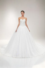 Sweetheart A-line Lace Up Back White Long Tulle Wedding Dress
