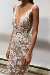 Luxury Mermaid V-neck Tulle Sweep Train Wedding Dresses with Appliques Lace