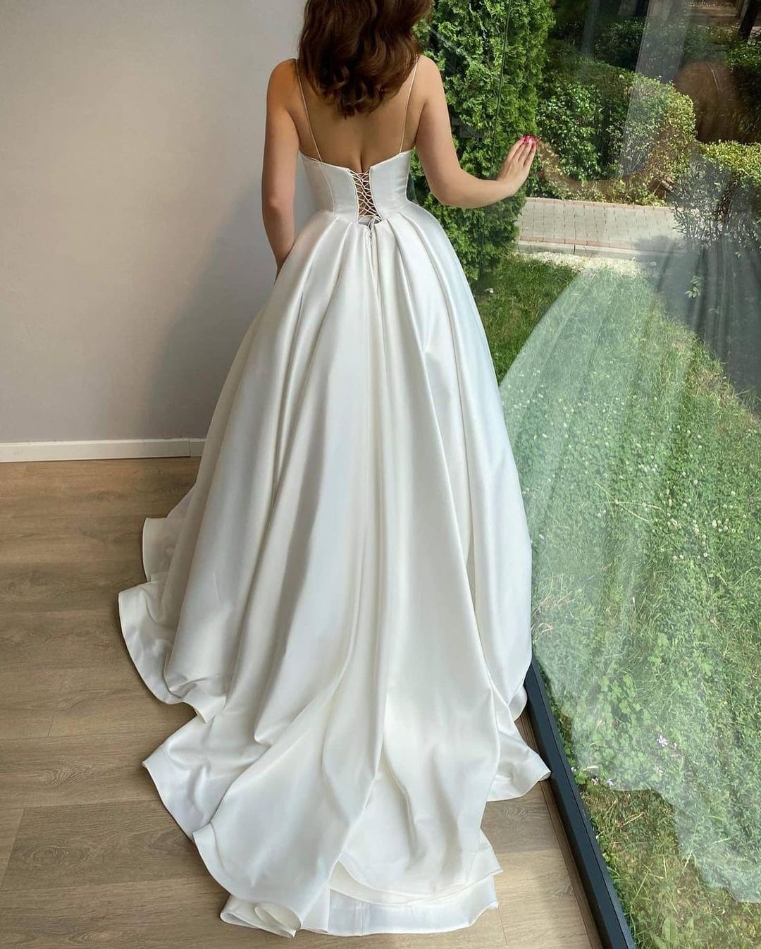 Ball Gowns Sweetheart Spaghetti Straps Long Satin Wedding Dress