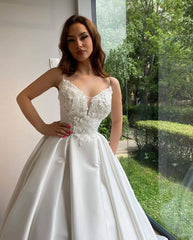 Ball Gowns Sweetheart Spaghetti Straps Long Satin Wedding Dress