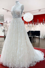 Beautiful Long Wedding Dress With A-Line Appliques Tulle Lace Open Back Design