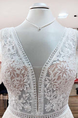 Beautiful Long Wedding Dress With A-Line Appliques Tulle Lace Open Back Design