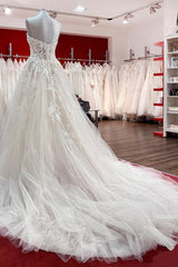 Beautiful Strapless Long A-Line Tulle Ivory Wedding Dress with Lace Appliques