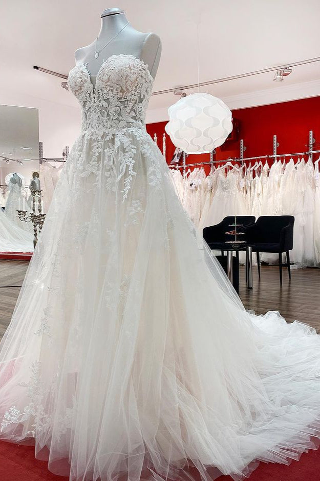Beautiful Strapless Long A-Line Tulle Ivory Wedding Dress with Lace Appliques