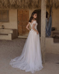 Beautiful Sweetheart Off-the-Shoulder Tulle A-Line Wedding Dress with Lace Appliques and Pockets