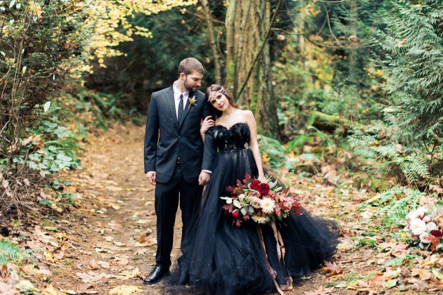 Black A-Line Strapless Tulle Long Wedding Dress with Lace Appliques