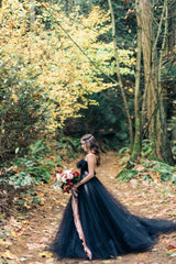 Black A-Line Strapless Tulle Long Wedding Dress with Lace Appliques