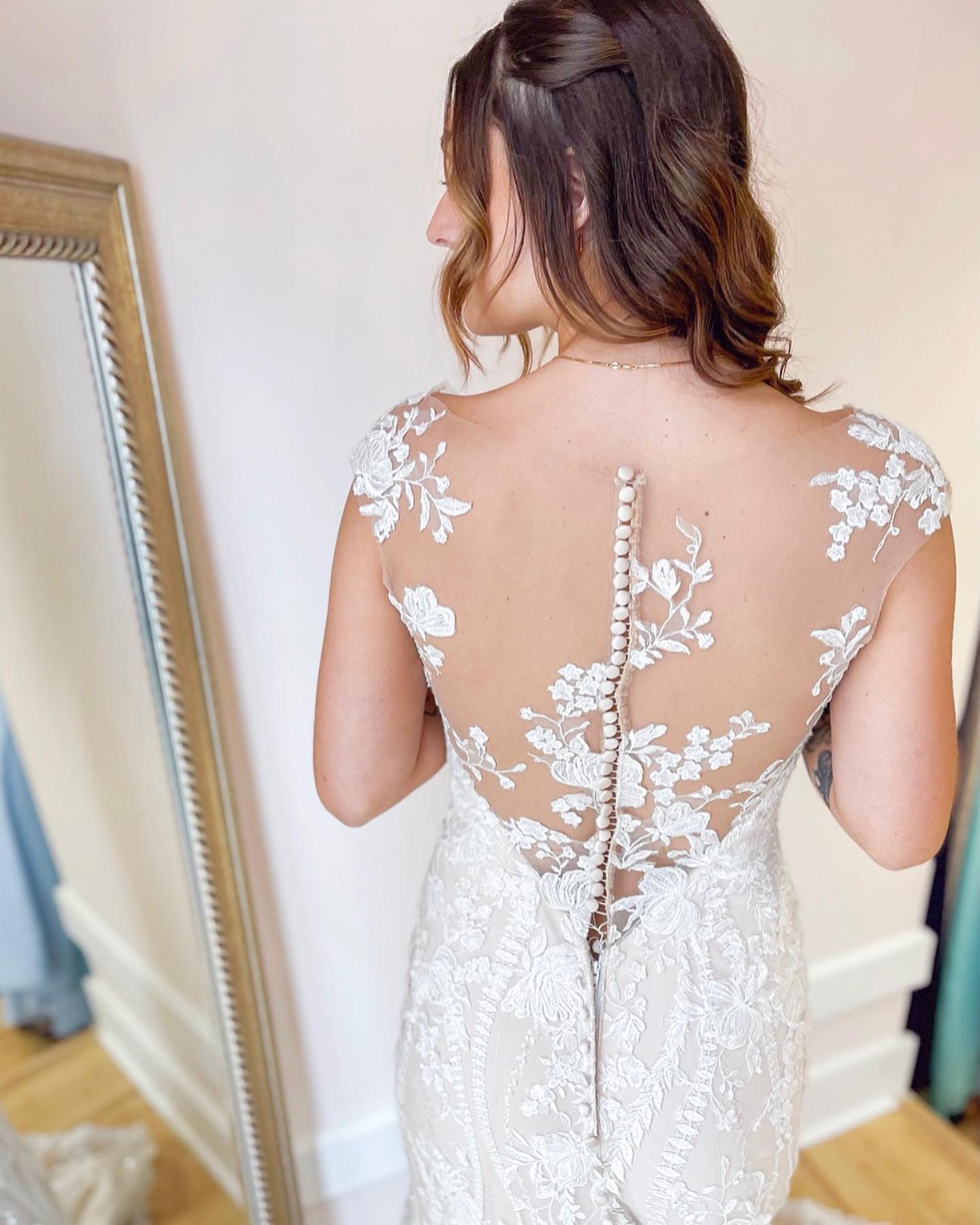 Black Back A-line Wedding Dress V-neck Open With Lace Tulle