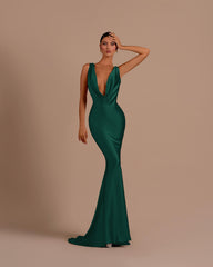 Black Deep V Neck Mermaid Long Pleated Prom Dress