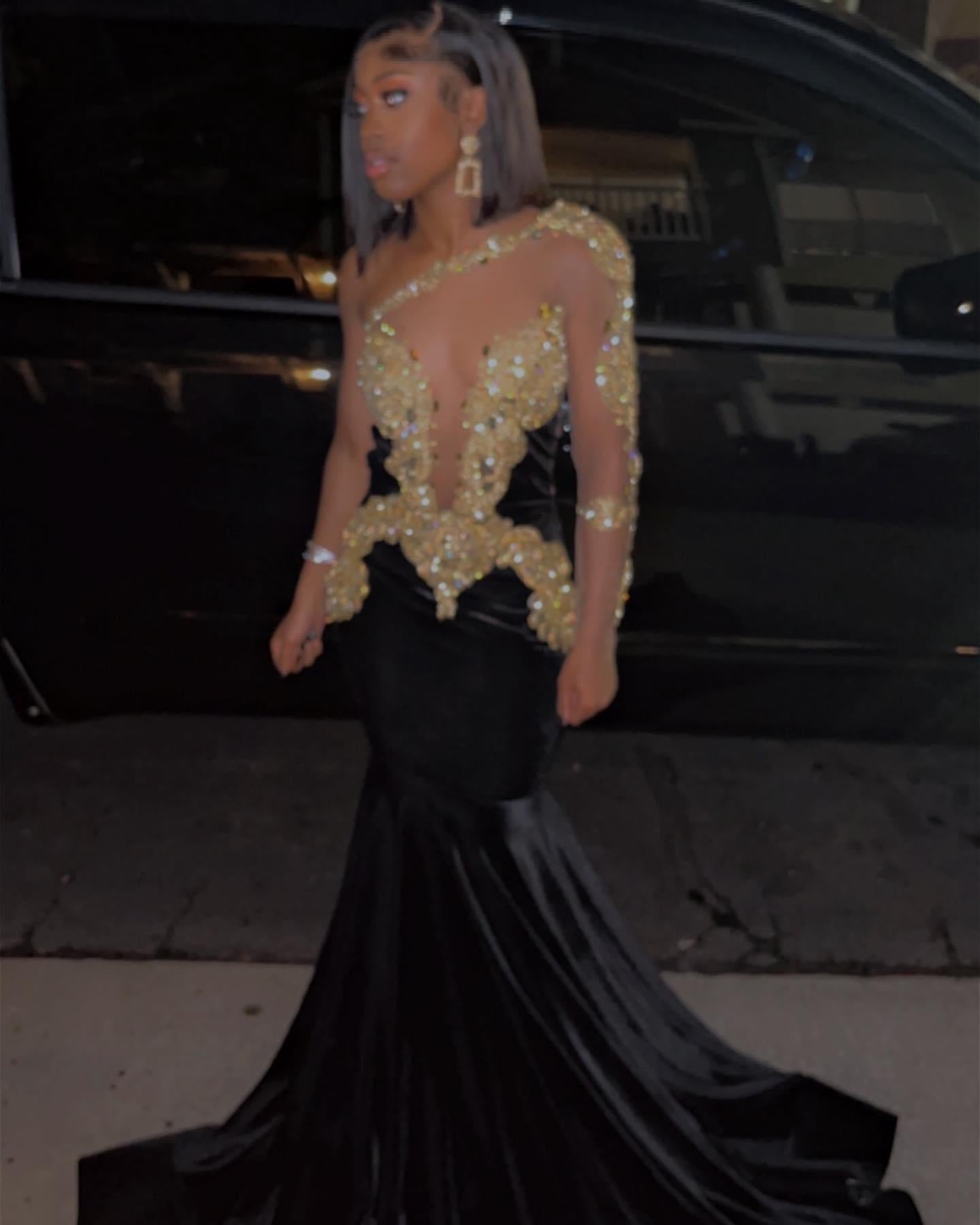 Sexy Black One Shoulder Mermaid Long Prom Dress with Embroidery
