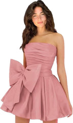 Chic A-line Sleeveless Strapless Ruched Lace Up Short Homecoming Dresses with Bow