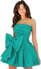 Chic A-line Sleeveless Strapless Ruched Lace Up Short Homecoming Dresses with Bow