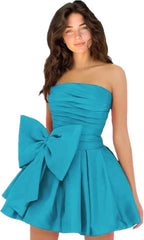 Chic A-line Sleeveless Strapless Ruched Lace Up Short Homecoming Dresses with Bow