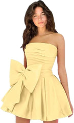 Chic A-line Sleeveless Strapless Ruched Lace Up Short Homecoming Dresses with Bow