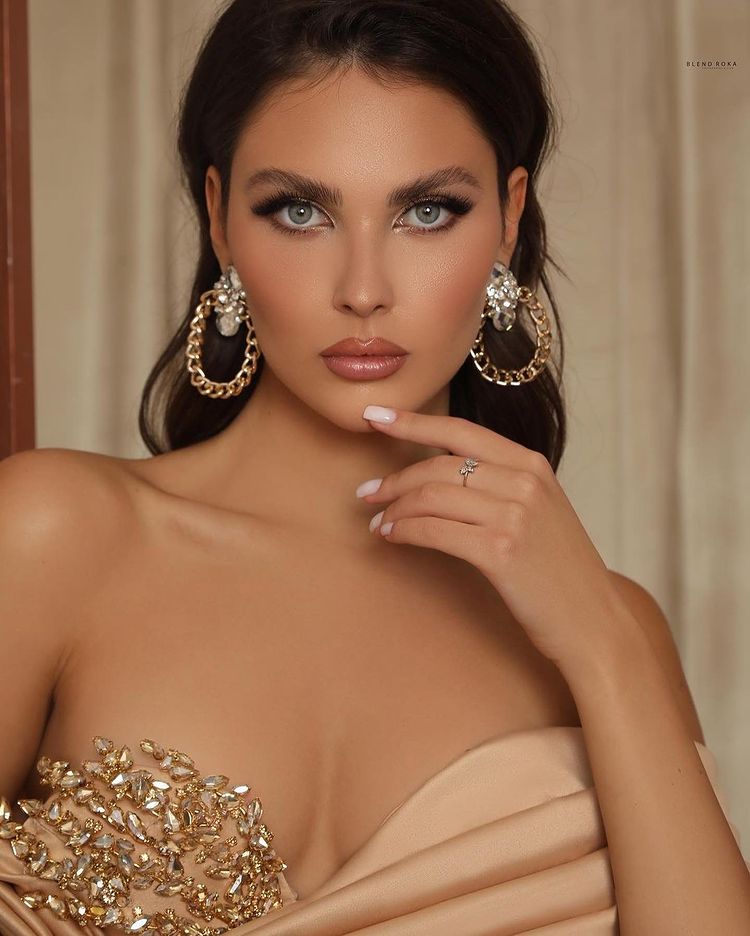 Chic Off the Shoulder Mermaid Long Prom Dress with Beading