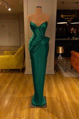 Chic Strapless Deep V-Neck Mermaid Long Prom Dress with Pleated Details