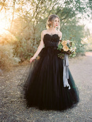 Classy Black Sweetheart Long Wedding Dress with Open Back and Lace Tulle