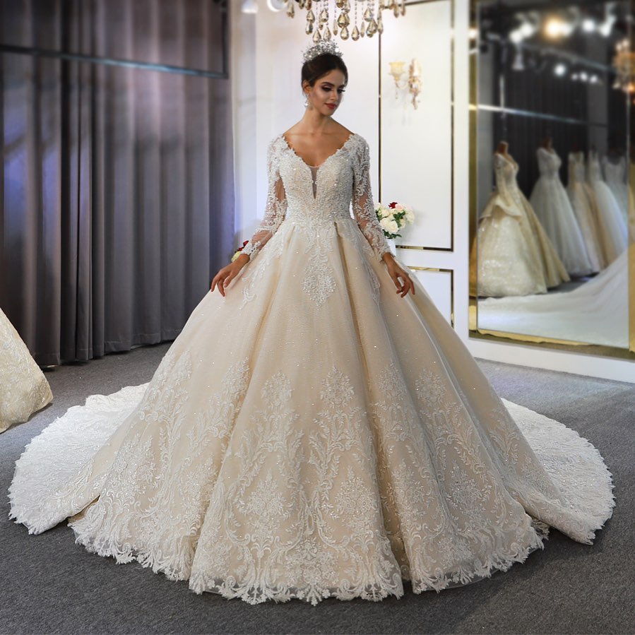 Classy Train A-Line Sweetheart Backless Long Sleeve Wedding Dress with Lace Appliques and Sequins