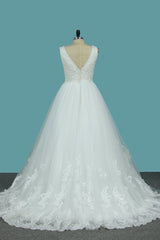 Deep V-neck A-Line Backless Wedding Dress Floor-length With Appliques Lace Tulle