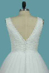 Deep V-neck A-Line Backless Wedding Dress Floor-length With Appliques Lace Tulle