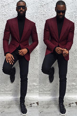Elegant Burgundy Classic Prom Suit with Peaked Lapel for Guys