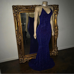 Elegant Halter V-Neck Mermaid Evening Dress with Sequins
