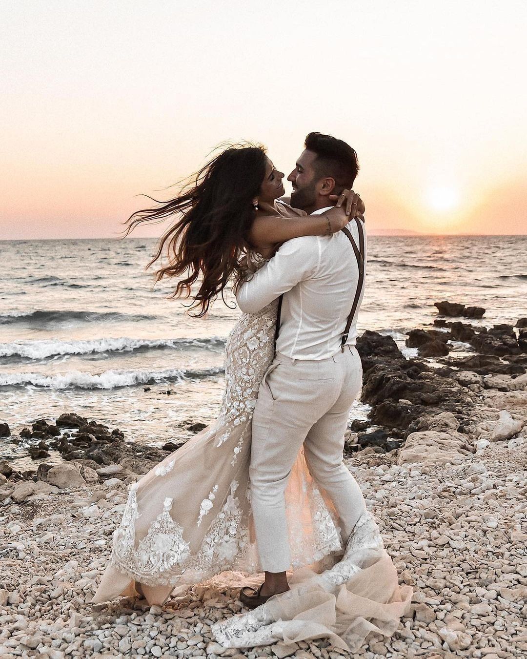 Elegant Long Mermaid V-Neck Floral Lace Wedding Dress with Backless Design