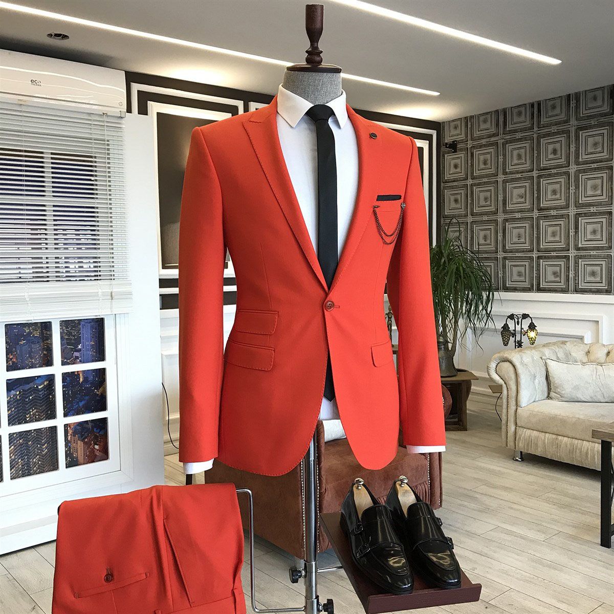 Elegant Red One-Button Ring Bearer Suit with Peaked Lapel for Boy