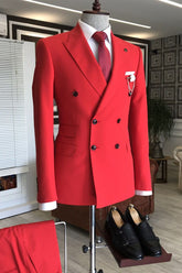 Fashionable Double-Breasted Red Wedding Suit with Peaked Lapel for Groom