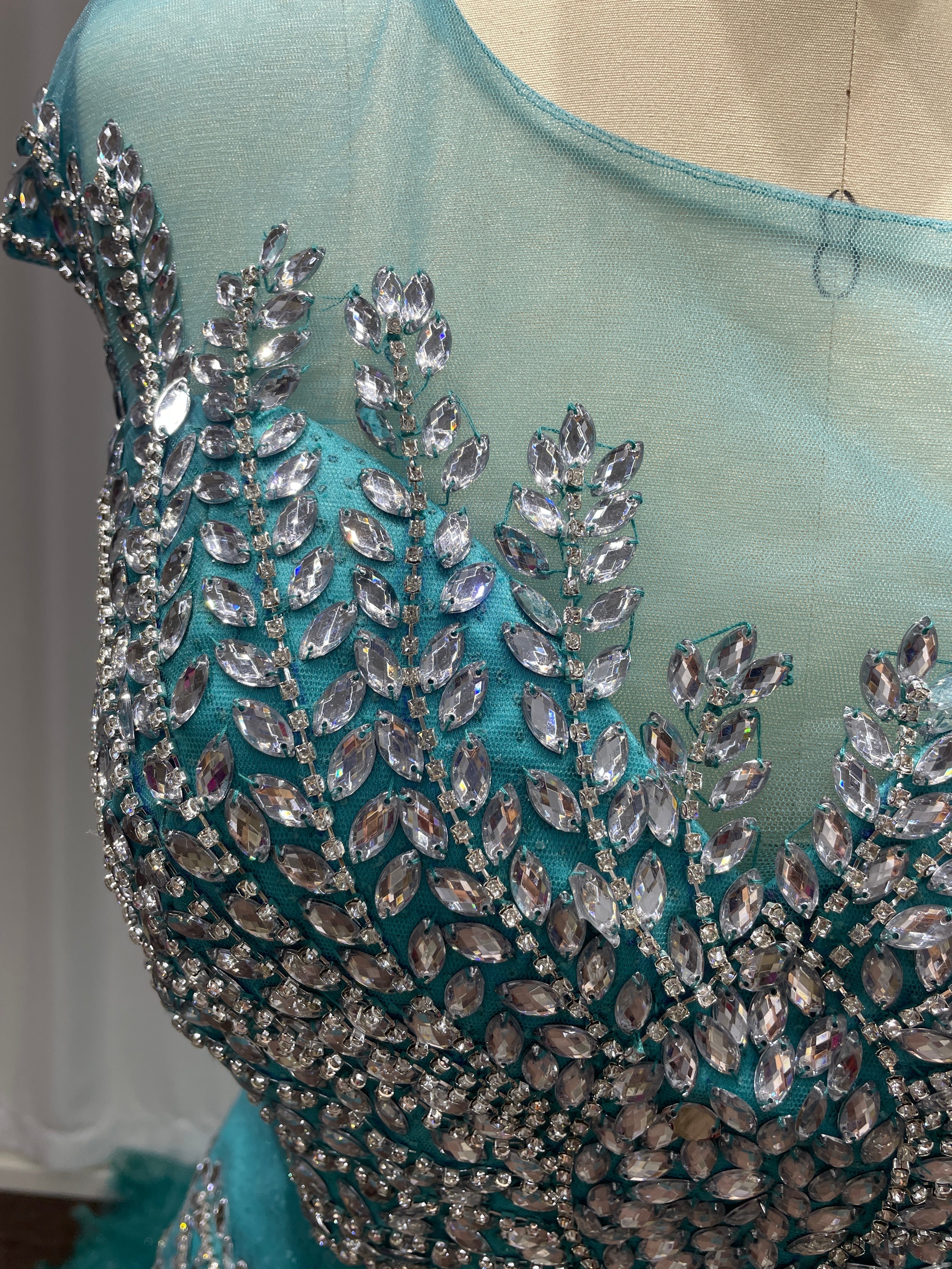 Off-the-Shoulder Long Mermaid Evening Formal Dresses with Beaded