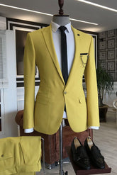 Formal Yellow Three Flap Groom Suit with Peaked Lapel and One Button New