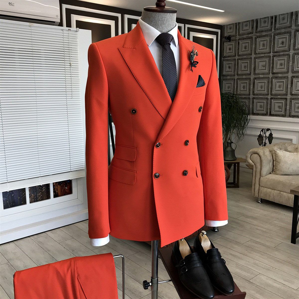 Gentle Red Party Suit with Peaked Lapel and Double Breasted Gentle for Prom