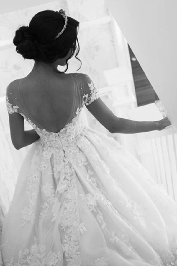 Gorgeous Jewel Neck Beaded Wedding Dress with Tulle and Lace Appliques