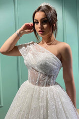 Gorgeous One Shoulder Sleeveless Princess Wedding Dress With Tulle