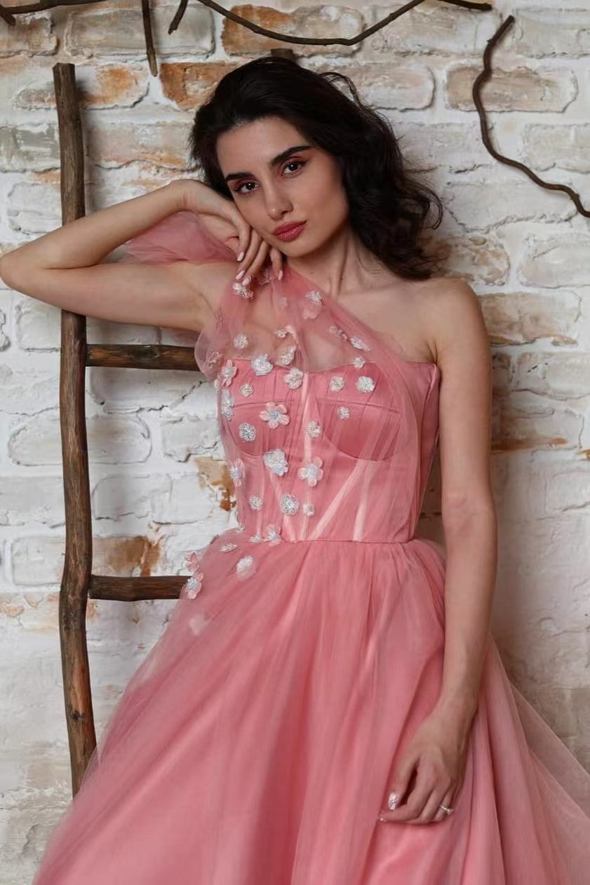 Gorgeous One-Shoulder Sleeveless Tulle Prom Dress