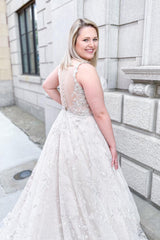 Gorgeous Sweetheart Wide Strap Lace Wedding Dress with Tulle A-Line