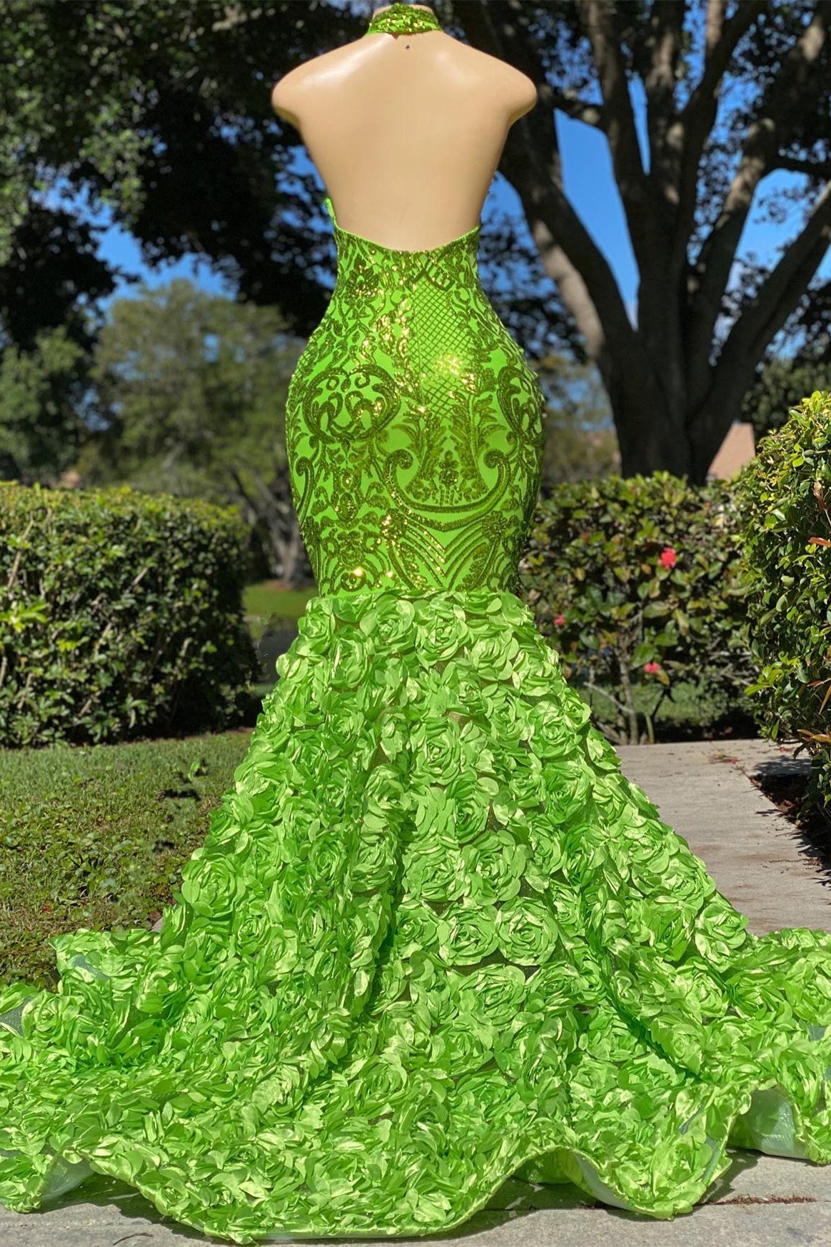 Green Halter Open-Back Sleeveless Mermaid Prom Dress