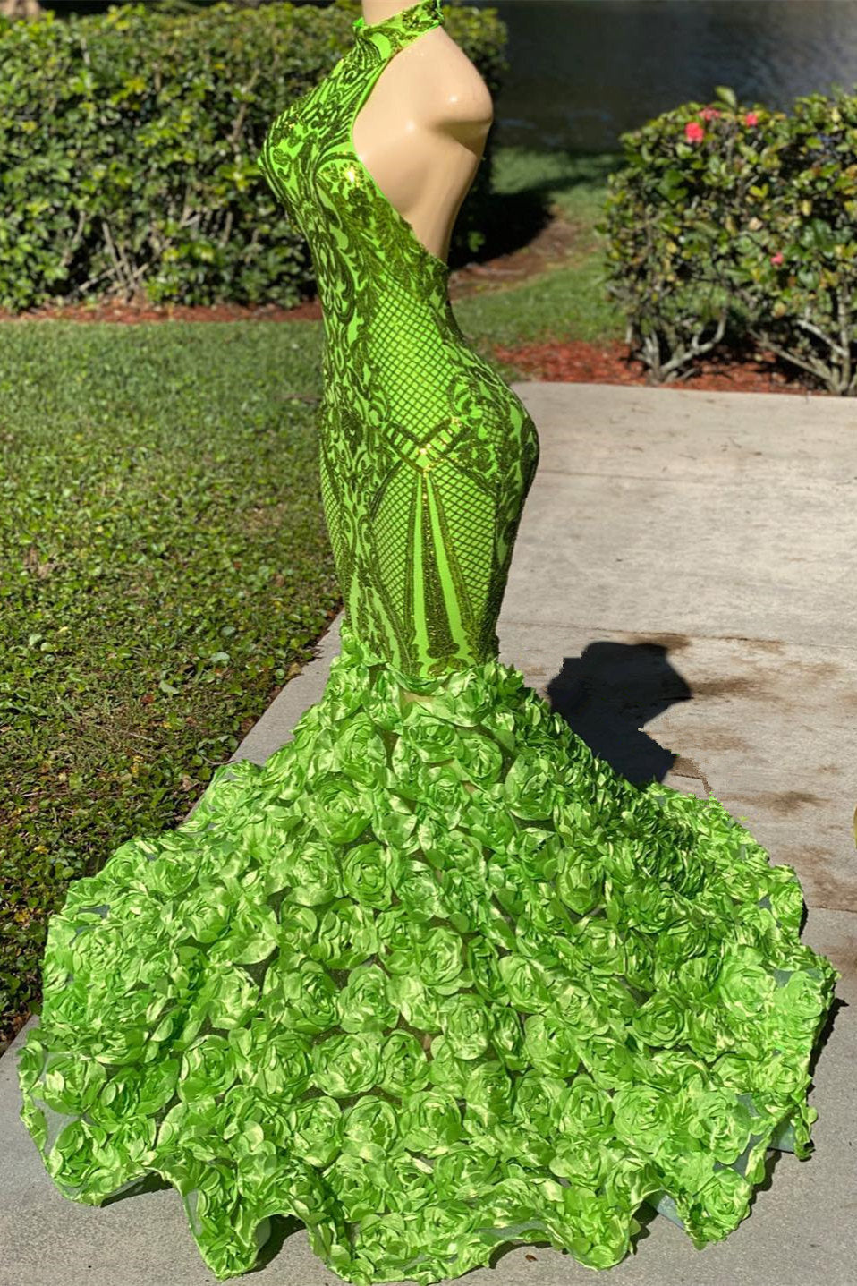 Green Halter Open-Back Sleeveless Mermaid Prom Dress