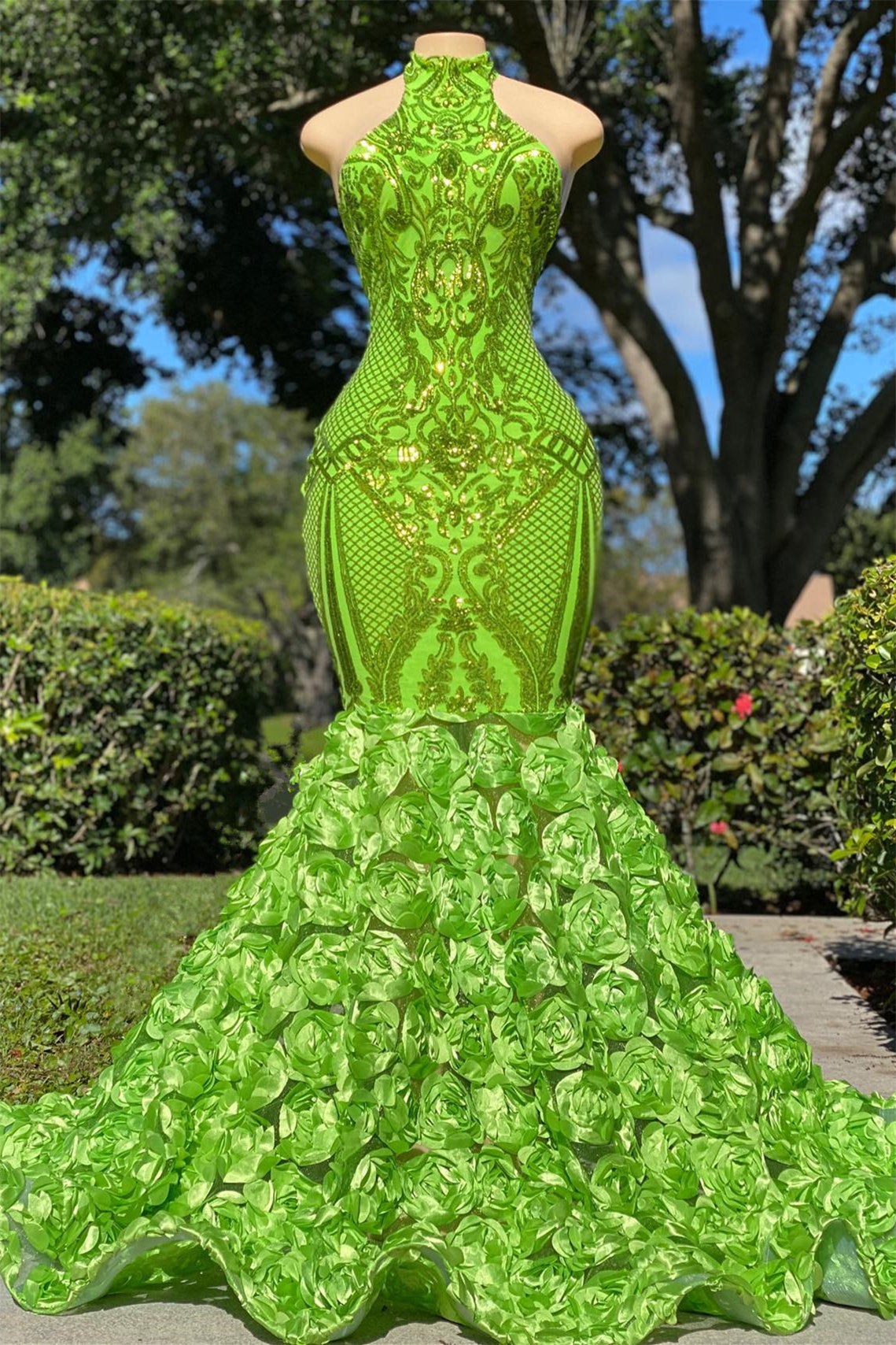 Green Halter Open-Back Sleeveless Mermaid Prom Dress
