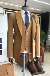 Handsome Gold Brown Three-Piece Party Suit with Peaked Lapel for Prom