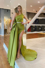 Fuchsia Prom Dress with High Split and Trail