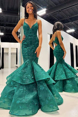Hunter Green V-Neck Lace Applique Layered Mermaid Dress