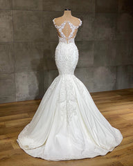 Lace Sweetheart V-Neck Sleeveless Mermaid Wedding Dress with Appliques