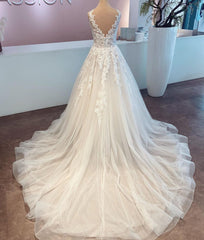 Long A-line V-neck Sleeveless Wedding Dress With Lace Tulle