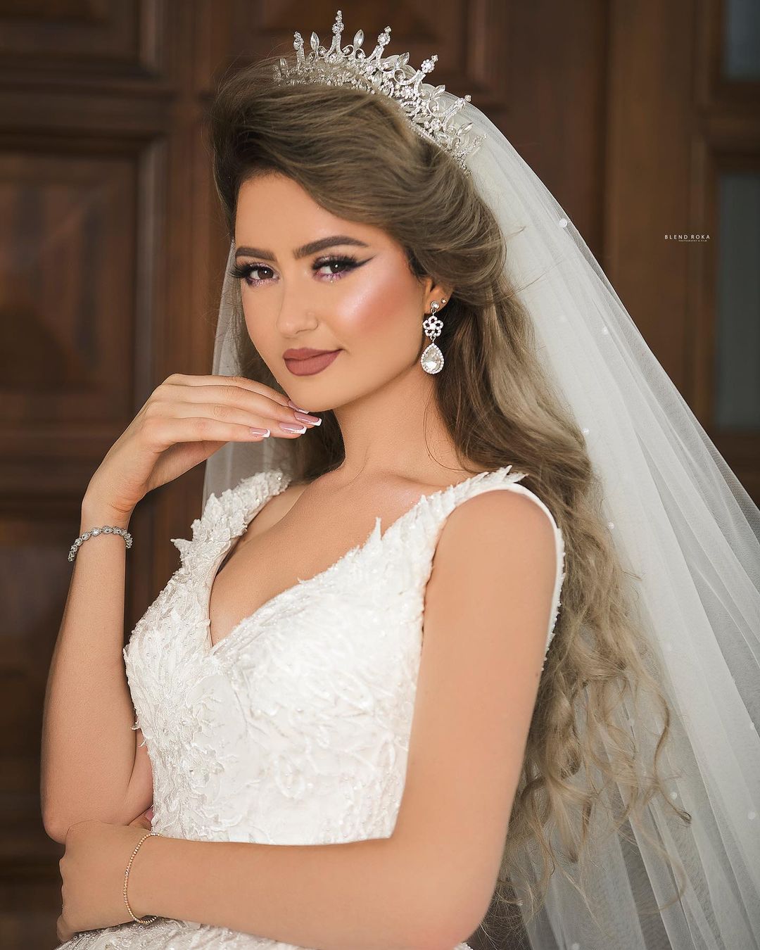 Long Princess V-Neck Wedding Dress with Tulle Lace