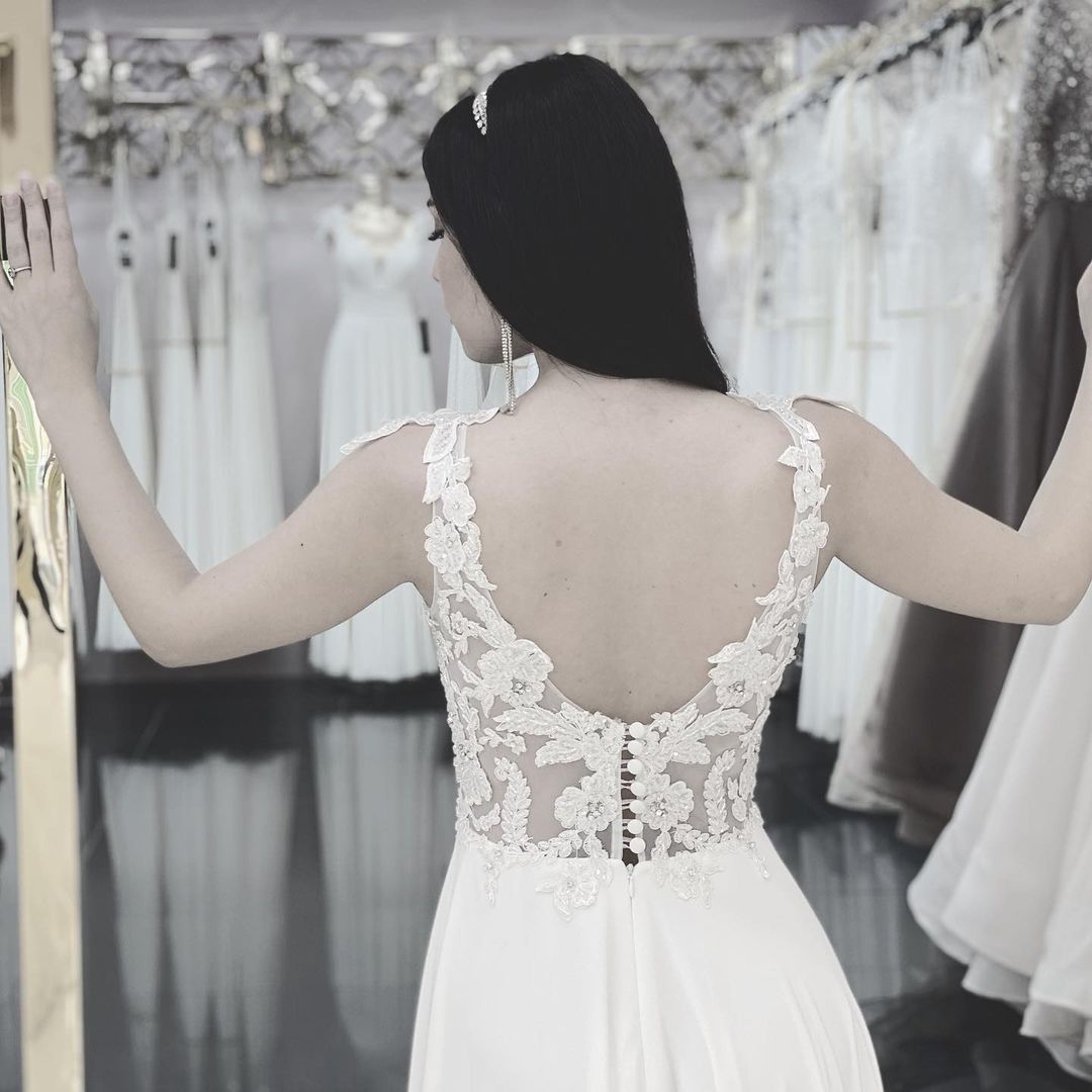 Long Sweetheart A-Line V-Neck Split Wedding Dress with Lace Chiffon