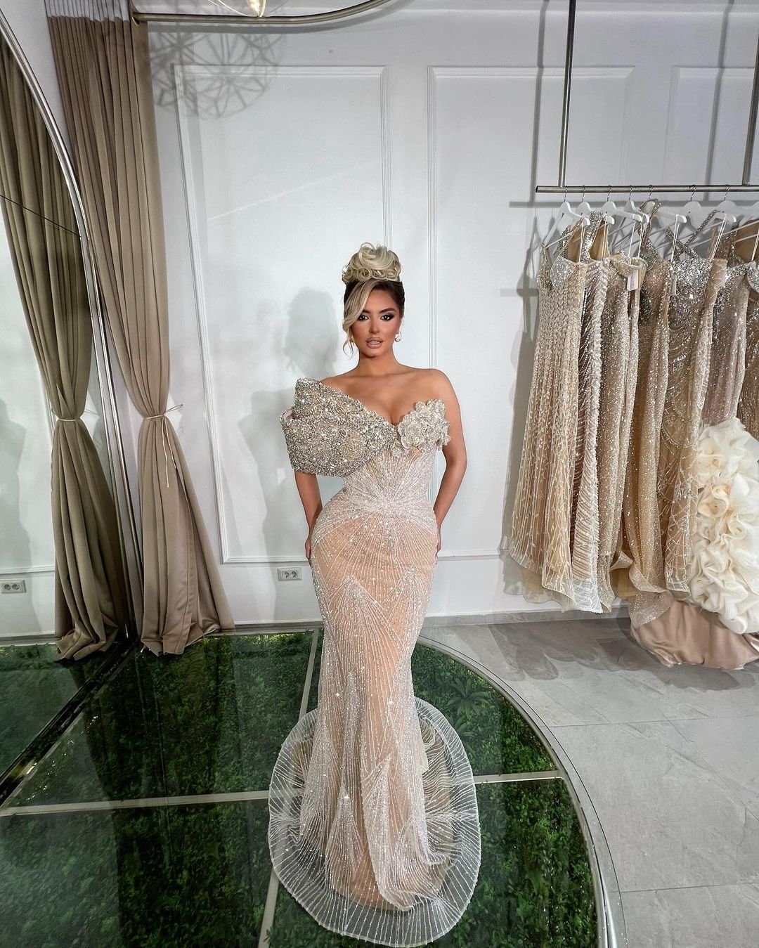 Luxurious Champagne Long Mermaid Evening Dress with Asymmetric Bead Embroidery