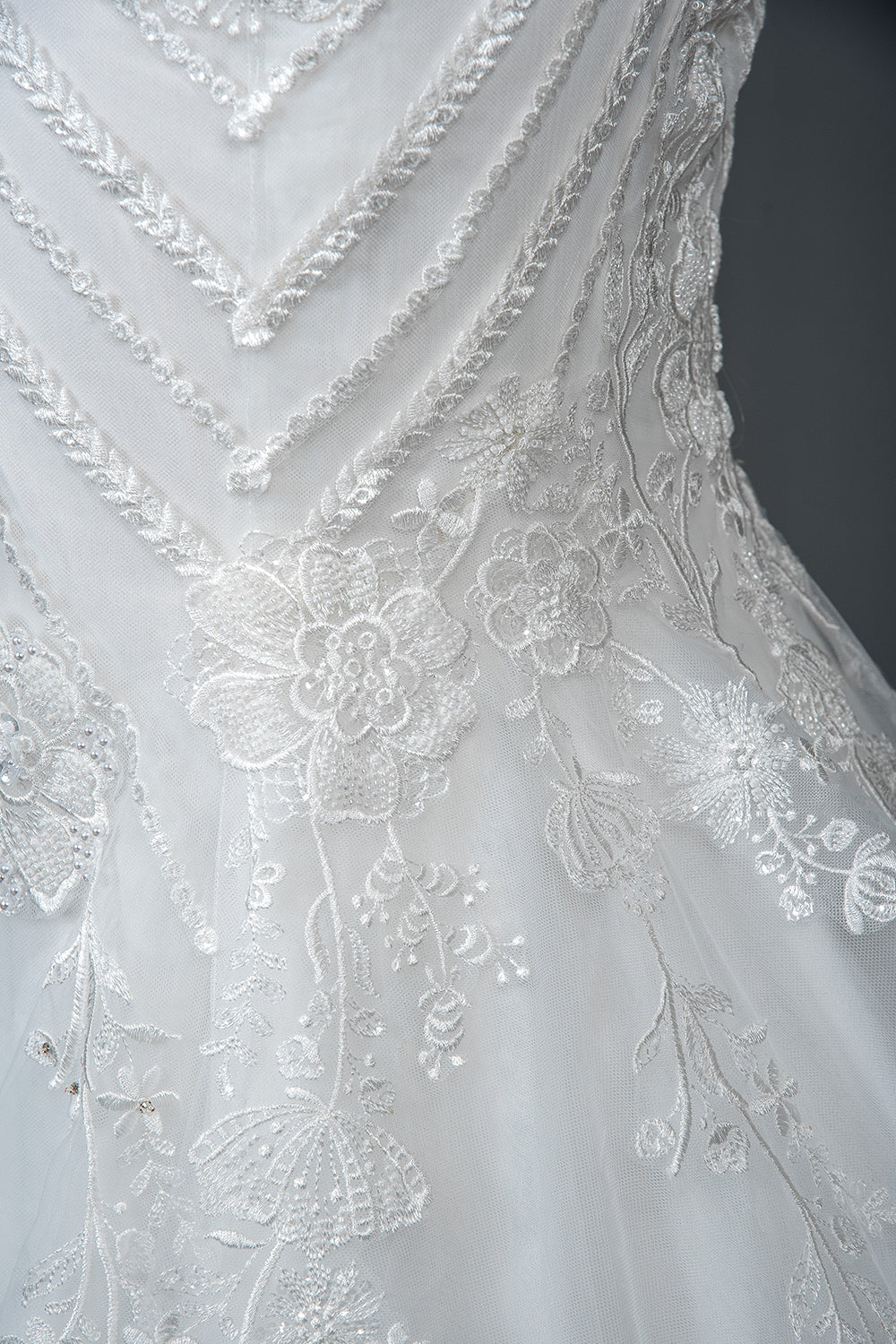 Mermaid Scoop Neck Jewel Wedding Dress with Beadings and Appliques