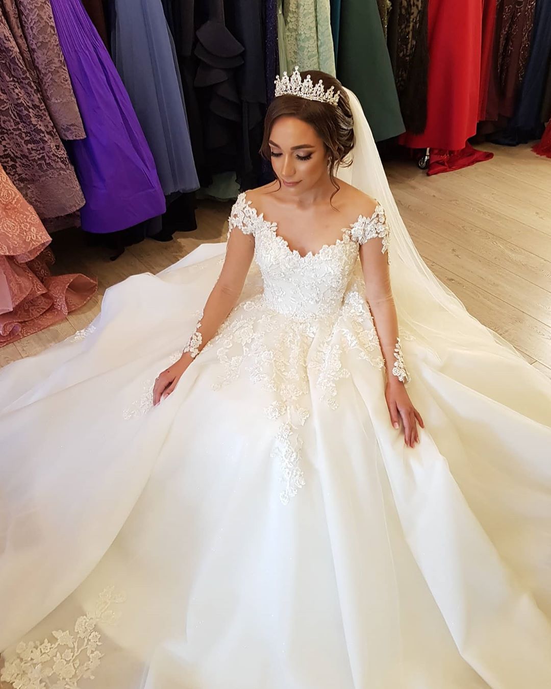 Off-the-shoulder A-Line Wedding Dress With Long Sleeves Appliques